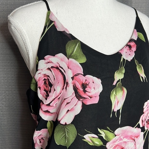 LUMIÈRE BLACK FLORAL TANK TOP MEDIUM BLOUSE - Picture 2 of 7